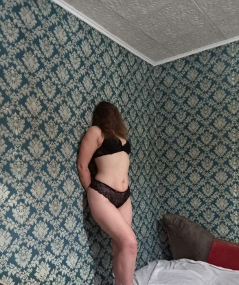 Искусительница с аппетитной фигурой приглашает к себе в уютное гнездышко для интимных утех. Гарантирую приятное общение и жаркие моменты вдвоем! 14748, 28 лет